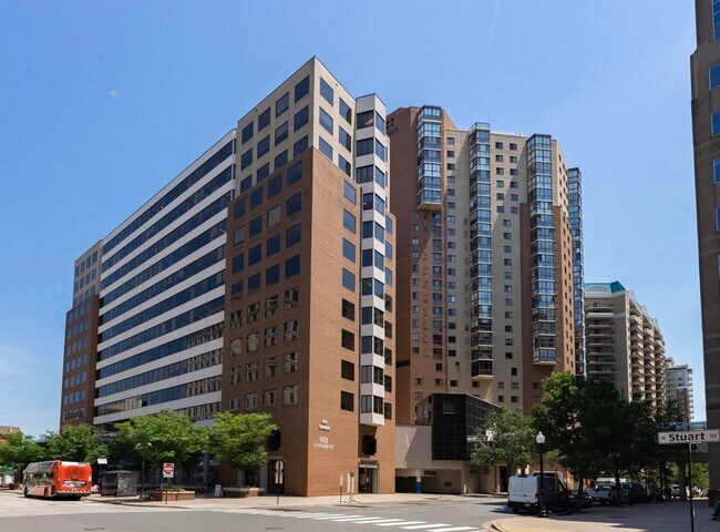 Building Photo - Direct Indoor Access to Ballston Metro with this Luxury 1 Bedroom 1 Bath Condo in Beautiful Alta ...