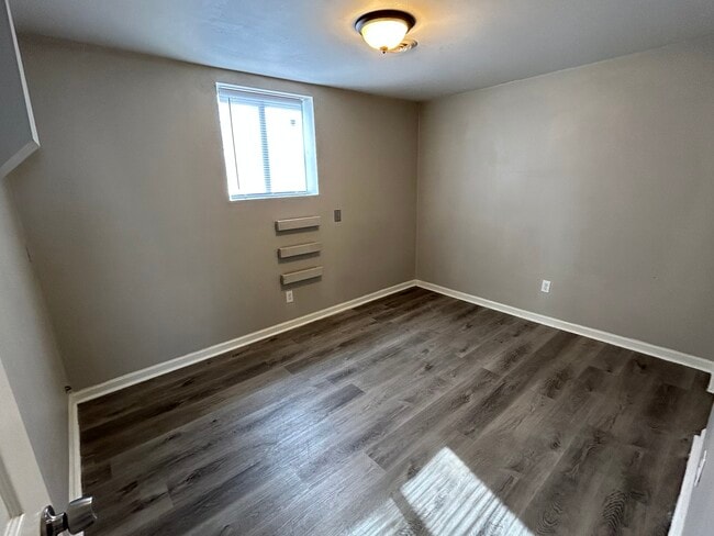 Building Photo - 315 E Rose St