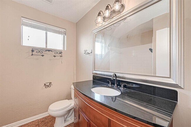 Building Photo - 21631 Park Villa Dr