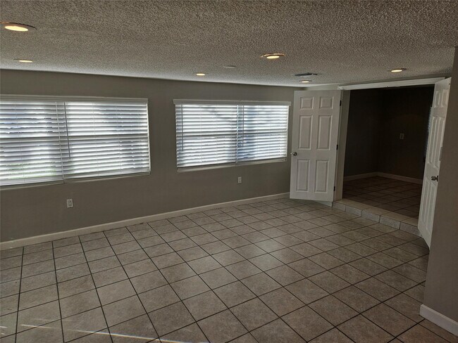 Building Photo - 2586 NW 58th Ave