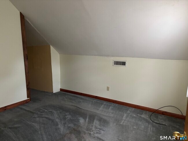Building Photo - 324 Wheelers Farm Rd