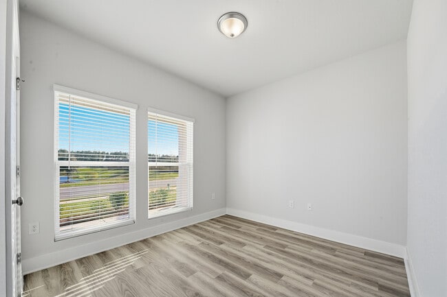 Building Photo - 1085 Hayward Lp