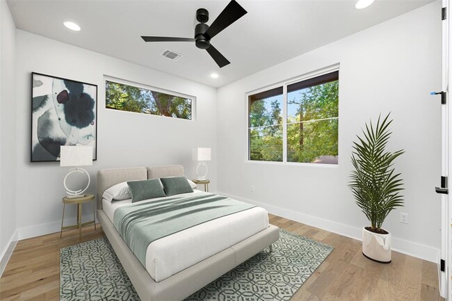 Building Photo - 407 El Paso St