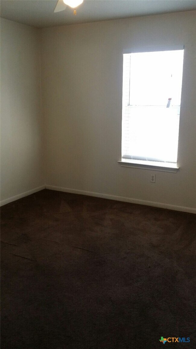 Building Photo - 1102 Circle M Dr