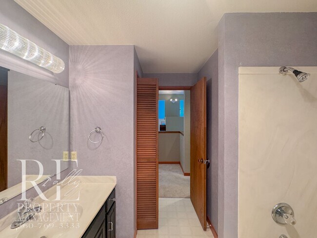 Building Photo - Vaulted 2-Bed Home with Scenic Views, Gas Fireplace & Oversized Deck