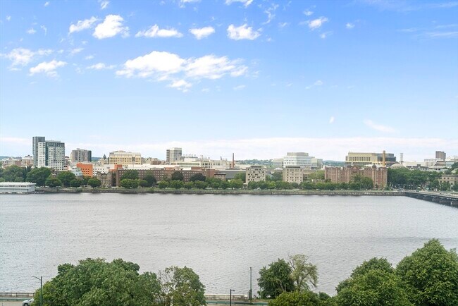 Building Photo - 534 Beacon St