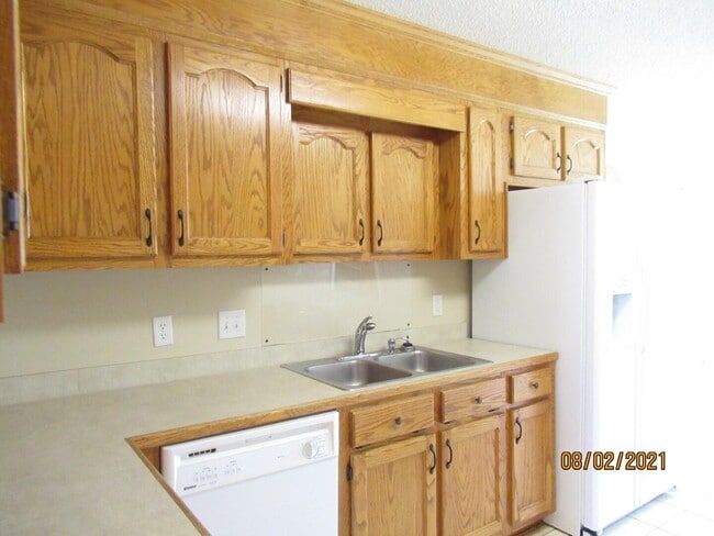 Building Photo - 3370 Aurora Dr