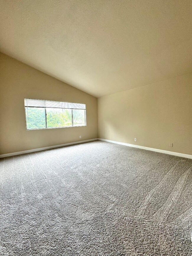 Building Photo - 5024 Rodeo Cir