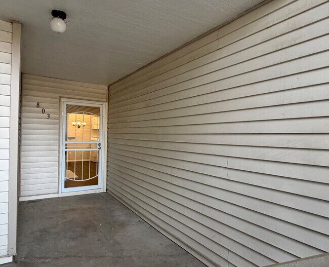 Building Photo - 50% OFF your 1st Month's Rent!!  Garden-Level Condo Featuring 1bd/1ba in Desirable Stoney Creek C...
