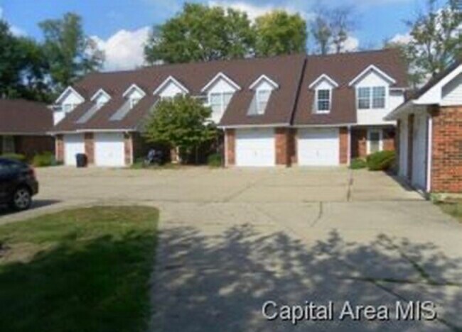Building Photo - 2723 Dartmouth Dr