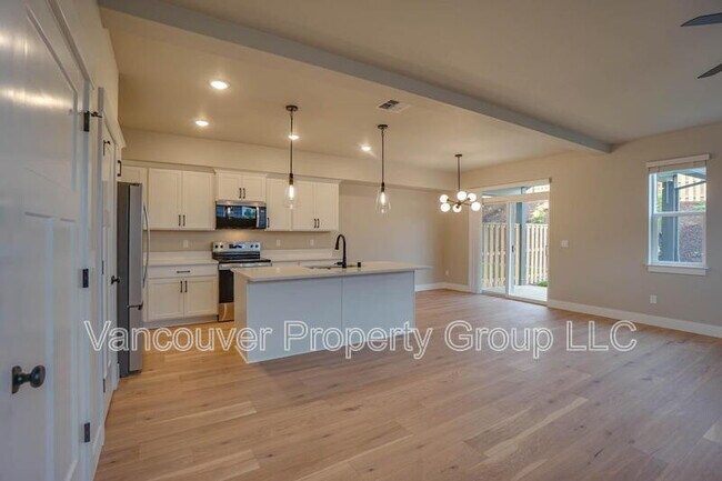 Building Photo - 2351 E Otter Lp