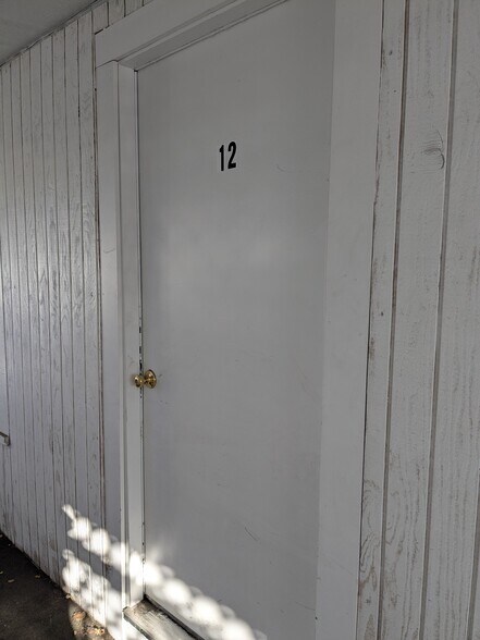 Building Photo - 303 S 5th St