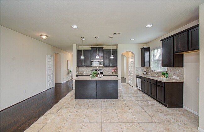 Building Photo - 12319 Gatewood Dr