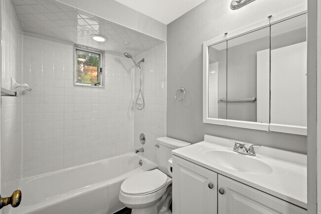 Main Floor Bathroom - 132 Sheldon Ave