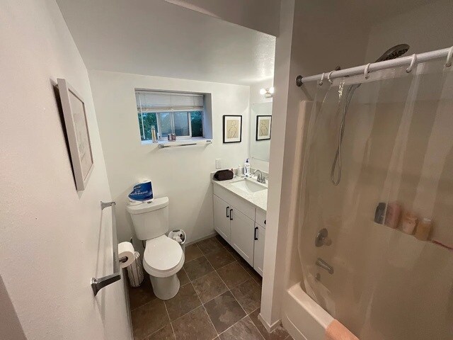 Building Photo - 5214 Woodlawn Ave N