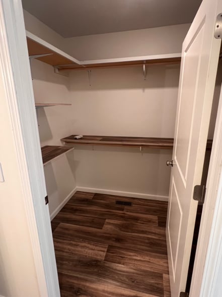 Building Photo - 1454 Kays Ct