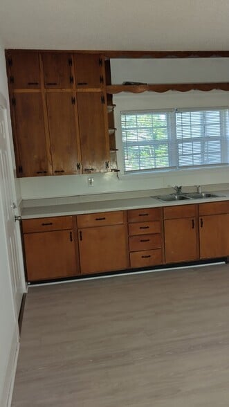 Building Photo - 3701 Dubose St SW