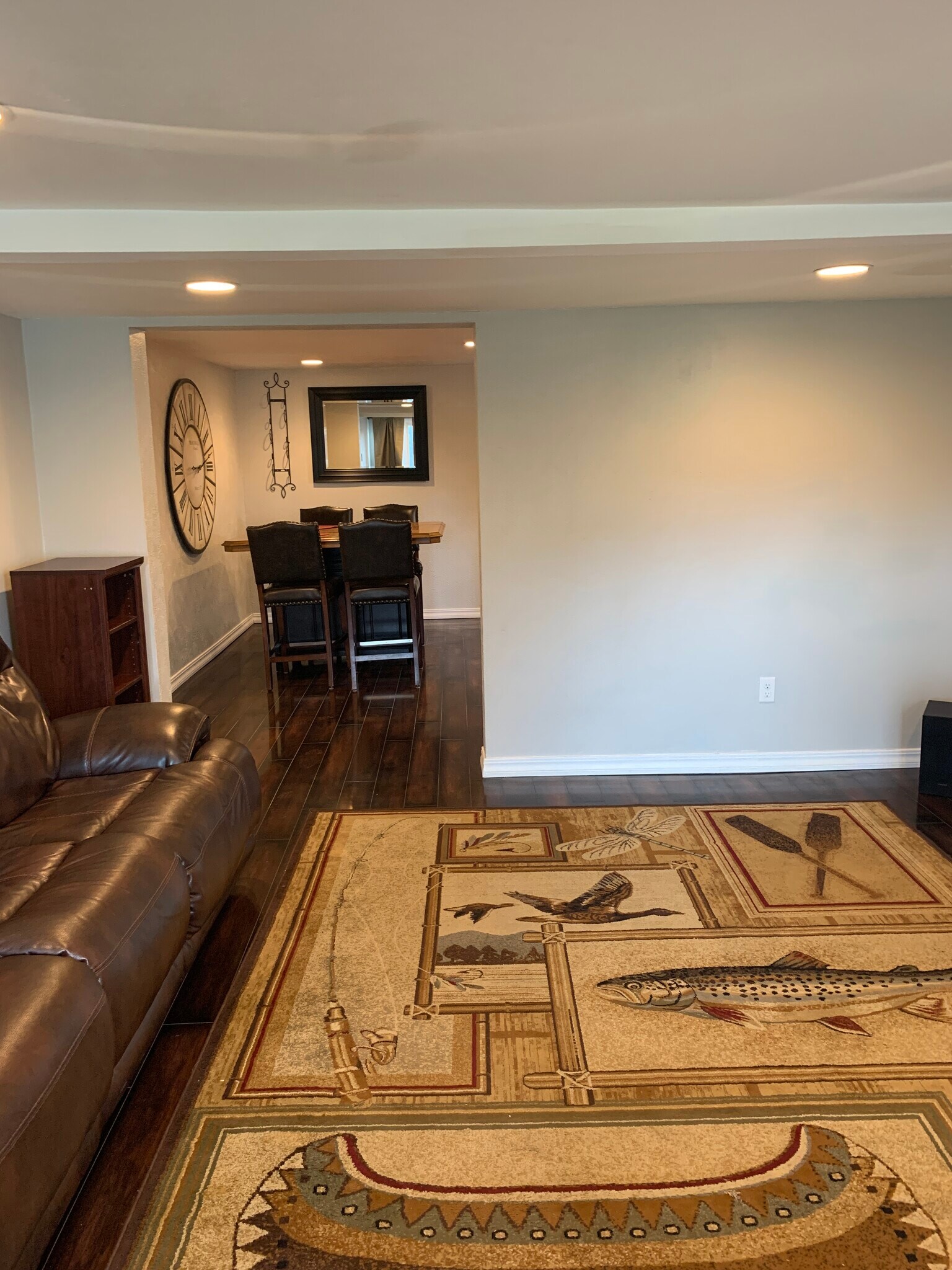Large Livingrooom space! - 231 S Water St