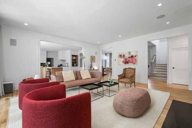 Building Photo - 1280 Becket Dr NE