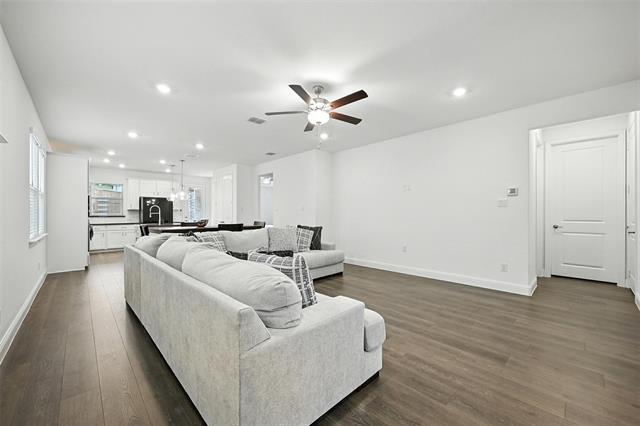 Building Photo - 447 Holly Rd