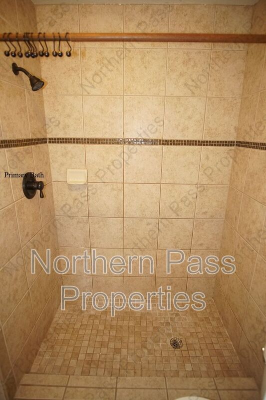 Building Photo - 4433 N Stanton St