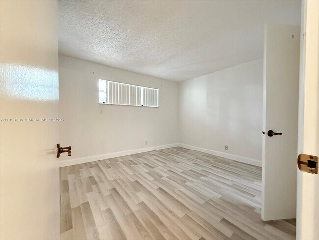 Building Photo - 8970 S Hollybrook Blvd