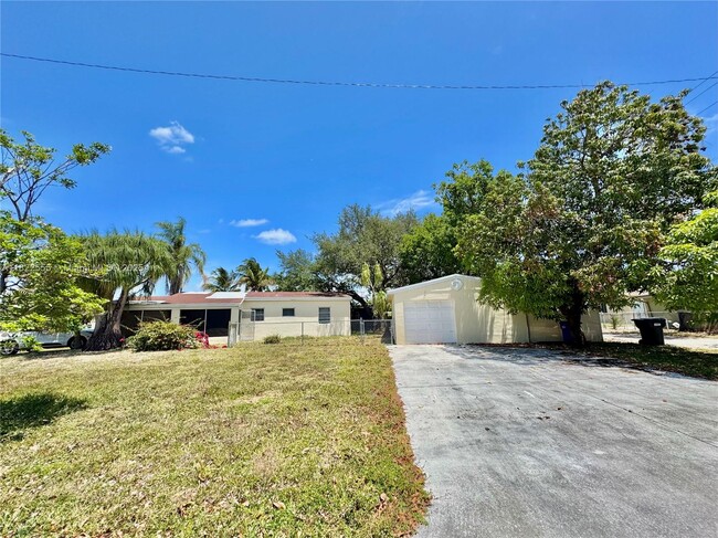 Building Photo - 2100 NE 173rd St