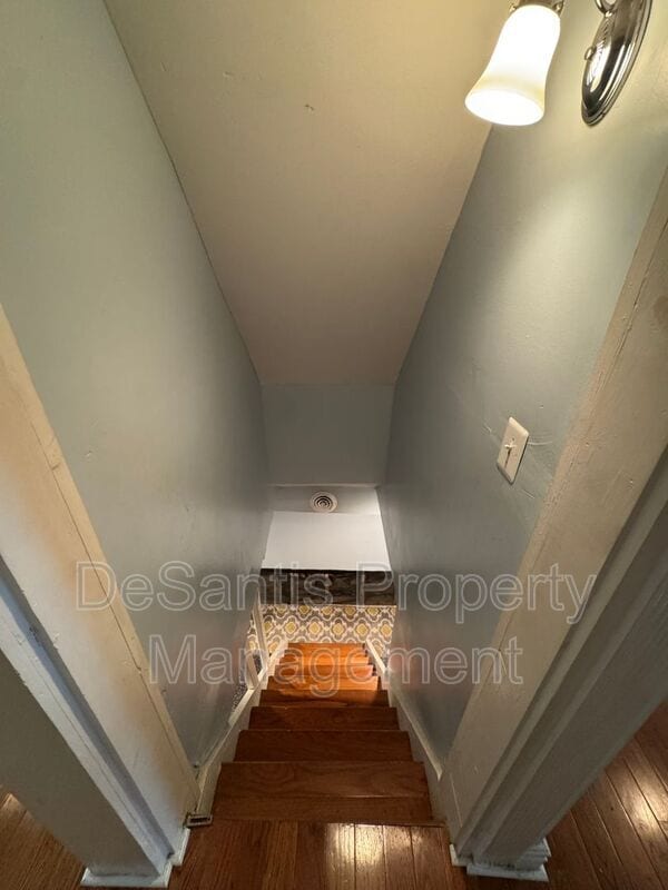 Building Photo - 5424 Harrison St