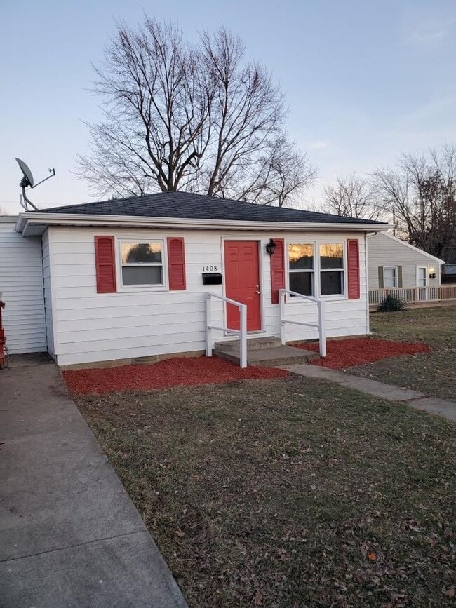 Primary Photo - 3 bedroom 2 bath home