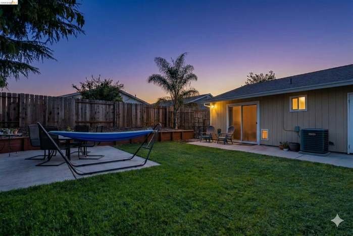 Building Photo - 4855 Edgewood Ct