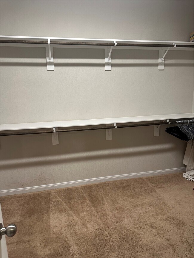 Building Photo - 1617 Darwin Cedar Dr