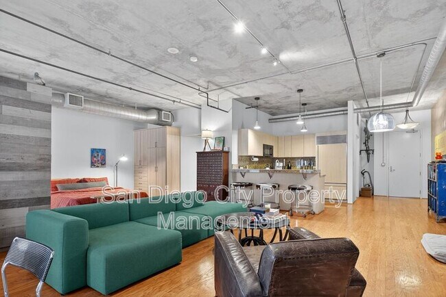 Building Photo - 877 Island Ave