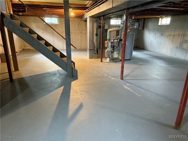 Building Photo - 4867 N Bailey Ave