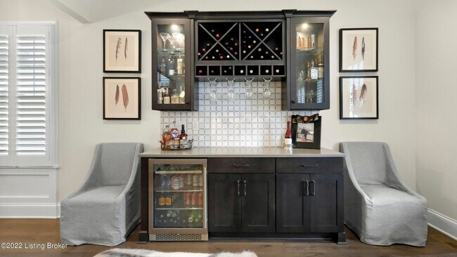 Building Photo - Enviable 4 bedroom and 3.5 bath home with 3 car garage available in North Commons