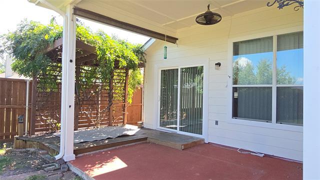 Building Photo - 6800 Oak Falls Dr