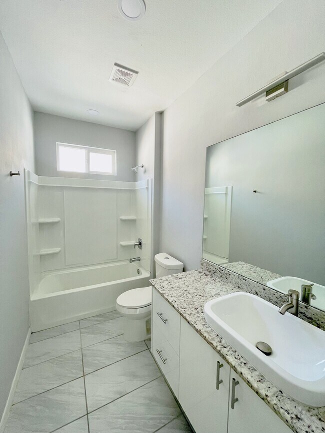 Building Photo - 3913 Bella Costa Dr