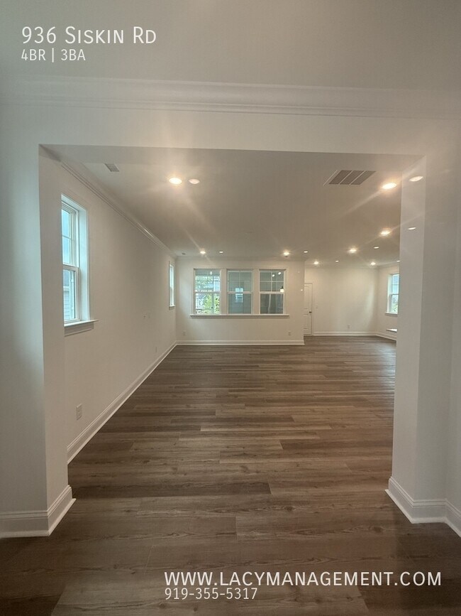 Building Photo - 936 Siskin Rd