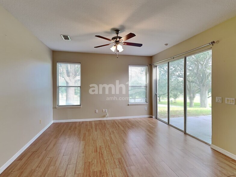 Building Photo - 526 Azalea Bloom Dr