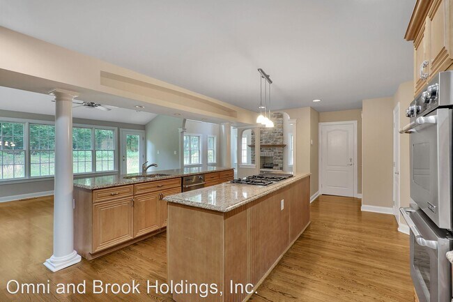 Building Photo - 4 br, 4 bath House - 1109 Winding Dr