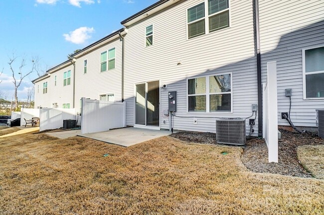 Building Photo - 7014 Fairmile Run