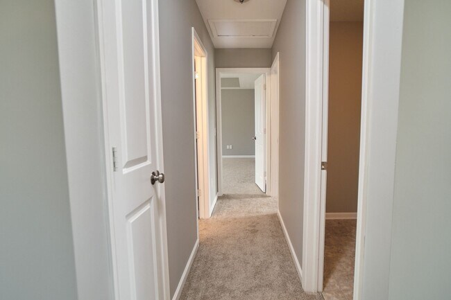 Building Photo - 4BDRM, 2.5 BA with finished basement in Westminster