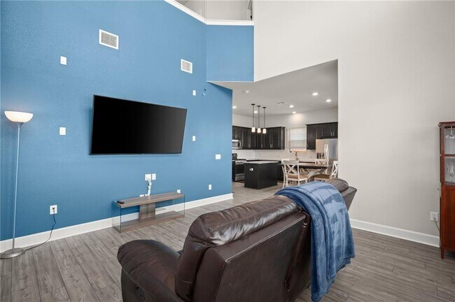 Building Photo - 12900 Stanford Dr