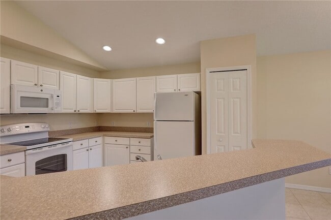 Building Photo - 8626 102nd Ct
