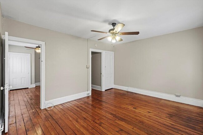 Building Photo - 329 E Union St