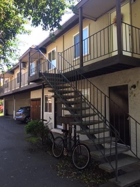 Building Photo - Charming 3 bed / 1 bath Apartment by Downtown