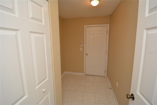 Building Photo - 12 Pine Brook Dr