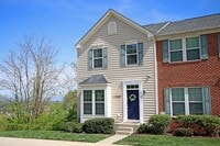 Building Photo - Small Pet-Friendly End-Unit Pantops Townhome