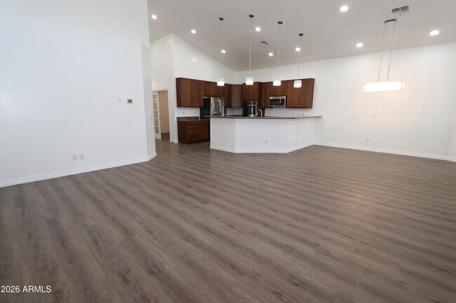 Building Photo - 852 E Rawhide Ct