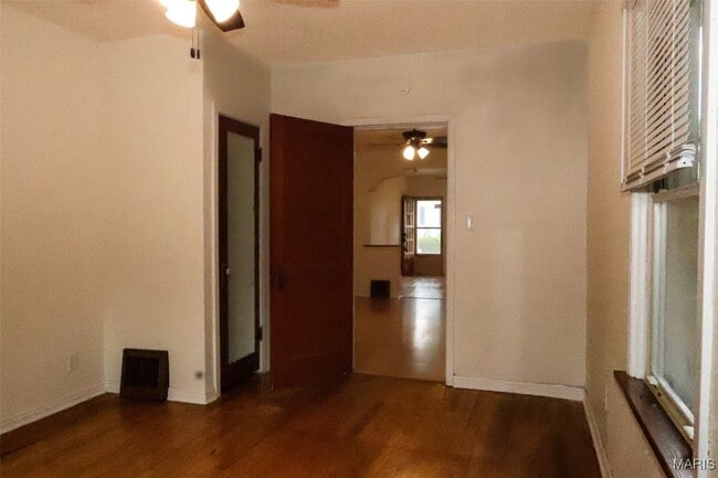 Building Photo - 6418 Hoffman Ave