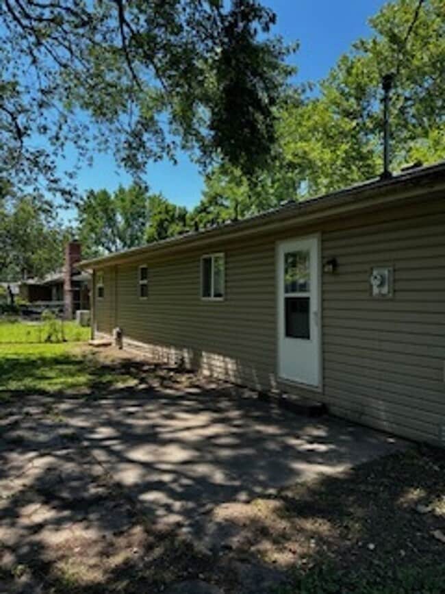 Building Photo - Fully Remodeled Home!